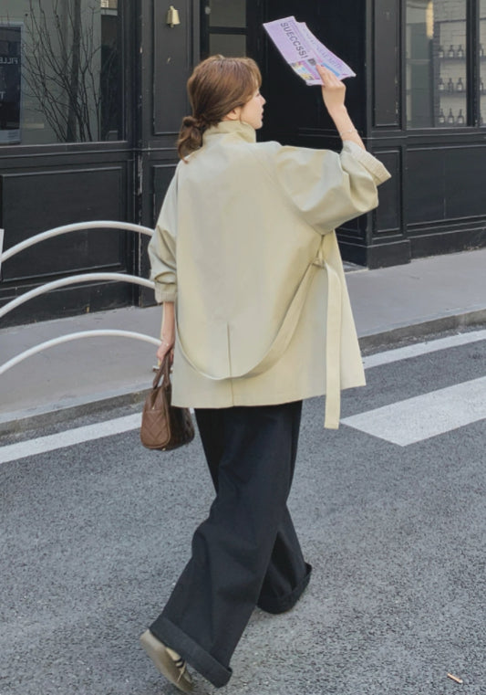 米白風衣外套