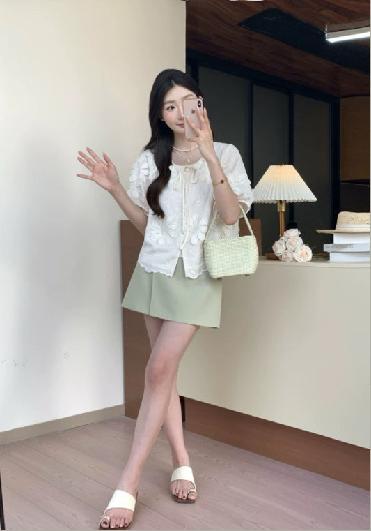立體花短襯衫