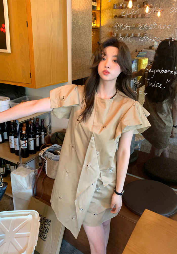 Irregular little bee embroidered dress MUA Fashion Irregular little bee embroidered dress MUA Fashion