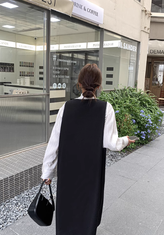 Bouquet of flowers suspender skirt suit