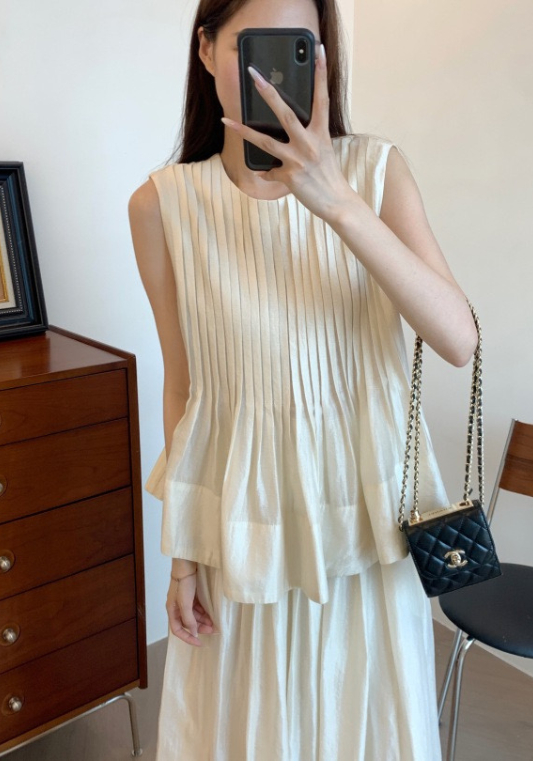 Premium silk sleeveless set
