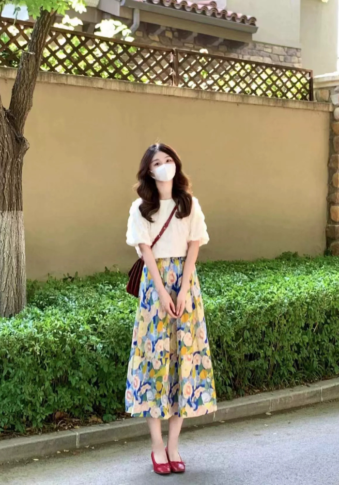 Puff sleeve top + floral skirt suit