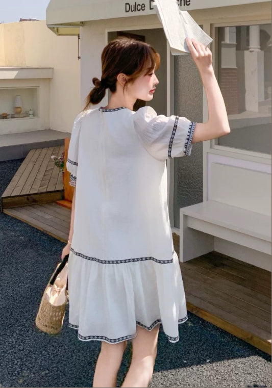 白色刺繡裙