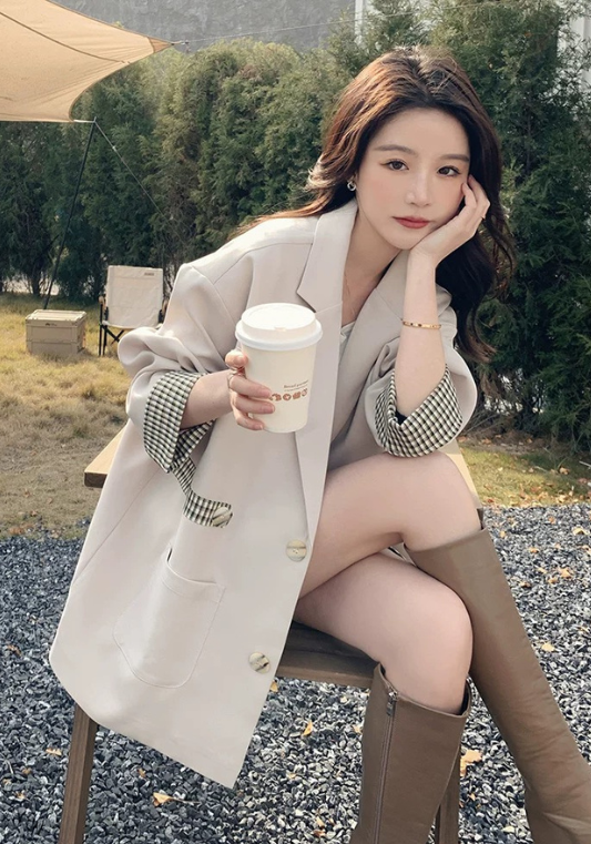拼格杏色西裝外套