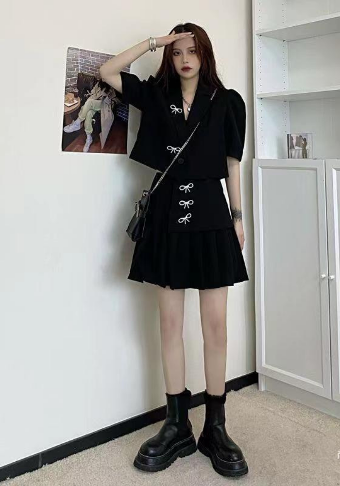 Small fragrant bow top + skirt suit