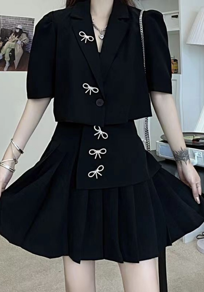Small fragrant bow top + skirt suit