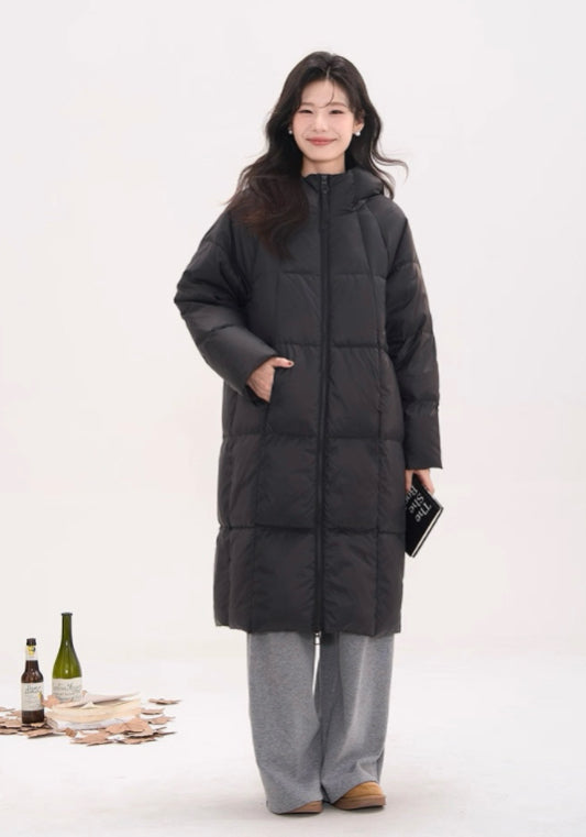 黑色長款連帽羽絨服