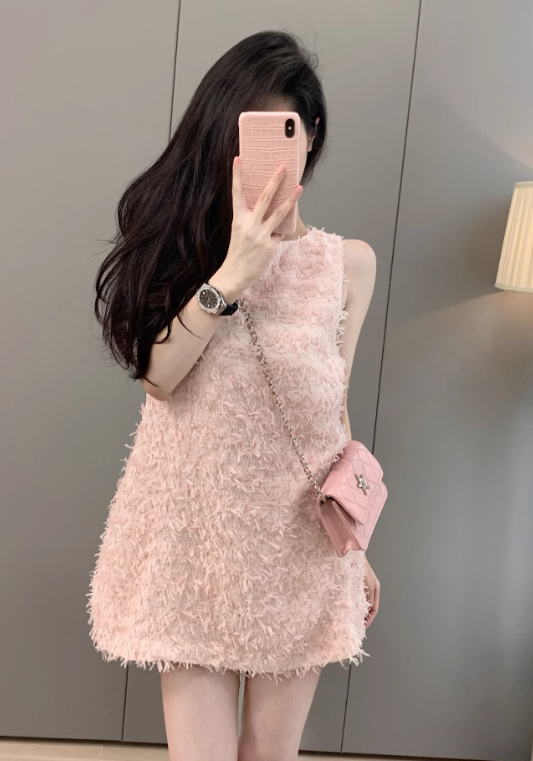 Small pink wool A-line skirt