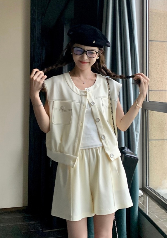 米白色休閒套裝