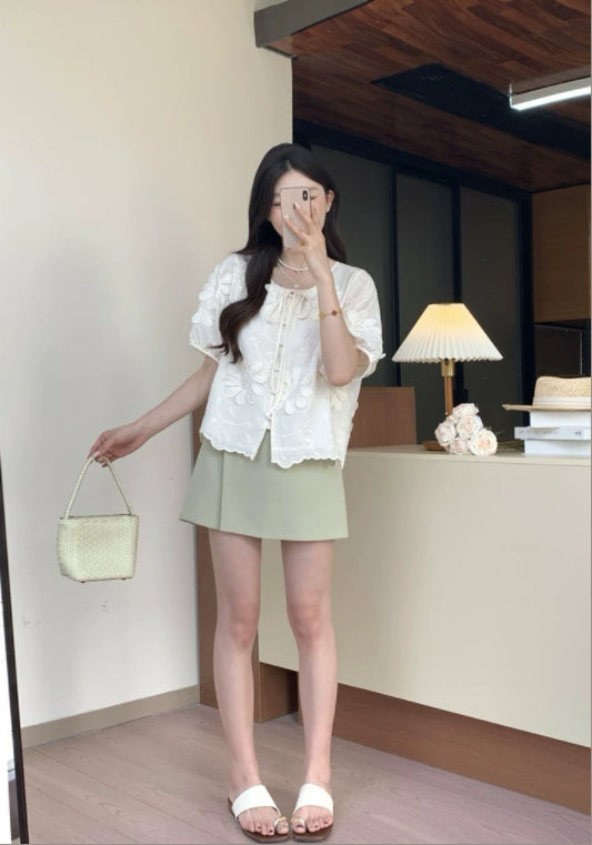立體花短襯衫