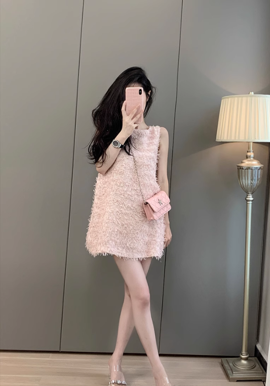 Small pink wool A-line skirt
