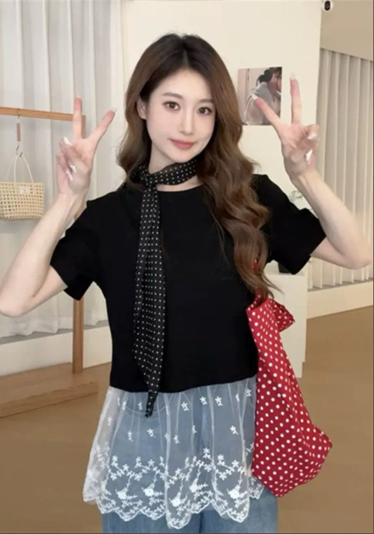 蕾絲邊上衣