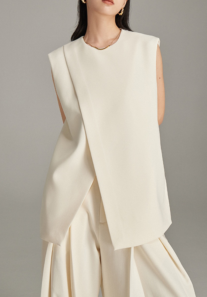 High-end suit, waistcoat and wide-leg pants suit
