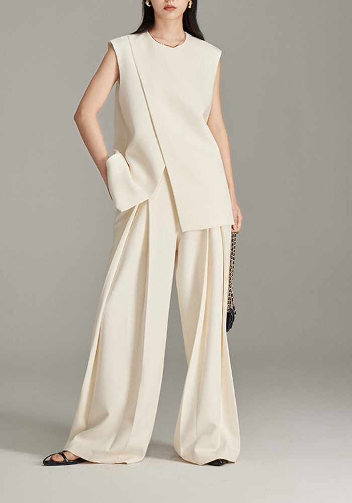 High-end suit, waistcoat and wide-leg pants suit