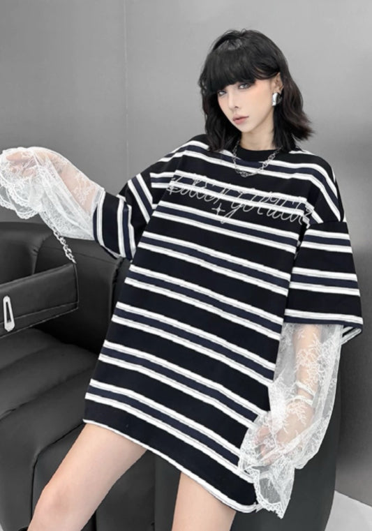 條紋蕾絲拼接上衣