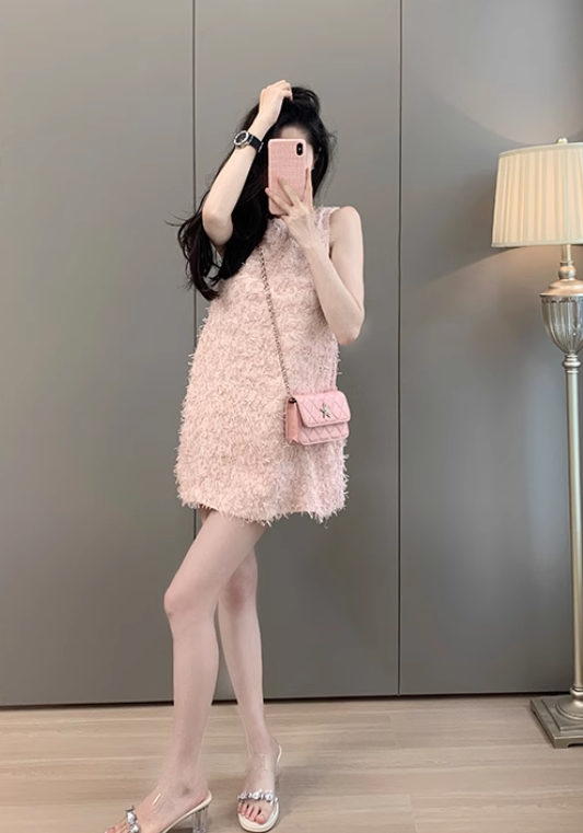 Small pink wool A-line skirt
