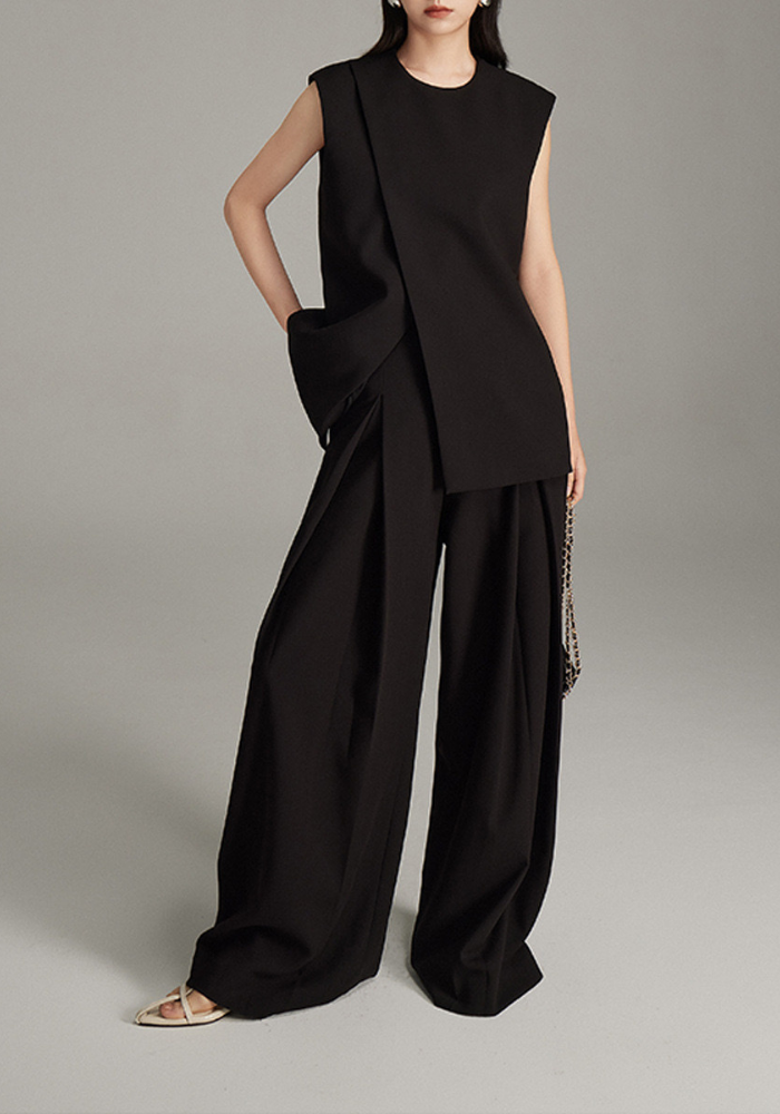 High-end suit, waistcoat and wide-leg pants suit