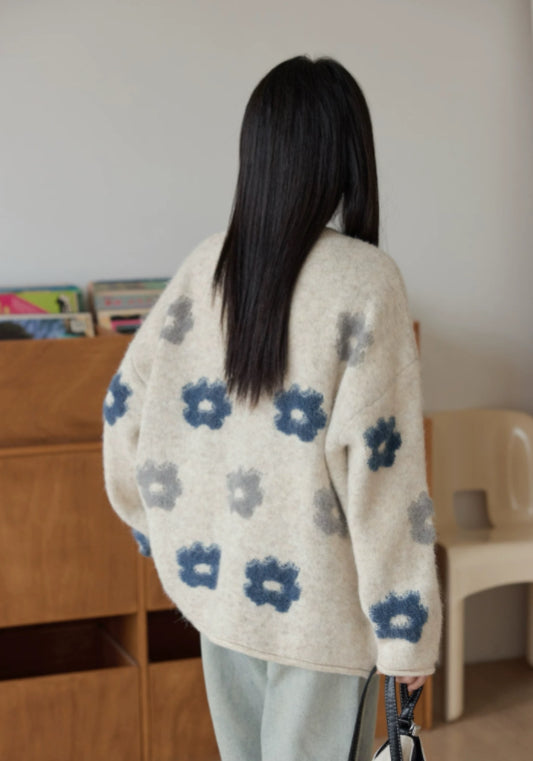 灰藍花毛衣