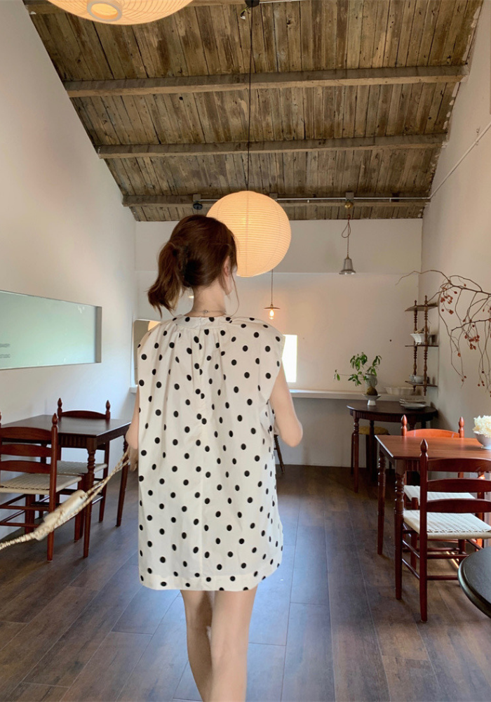 Polka dot flying sleeve shirt