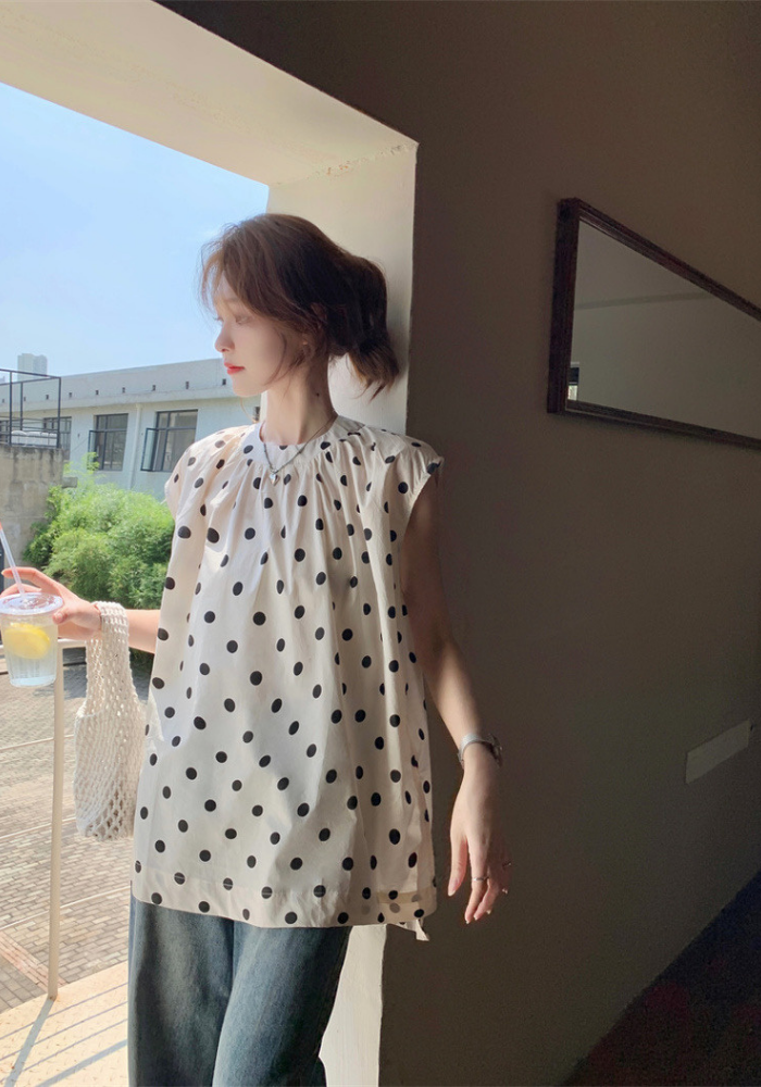 Polka dot flying sleeve shirt