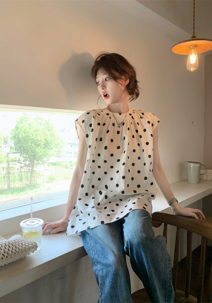 Polka dot flying sleeve shirt