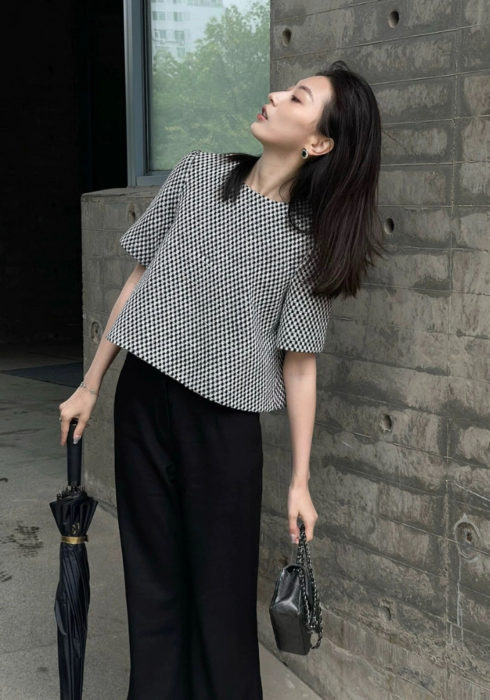 Korean cool style age-reducing suit