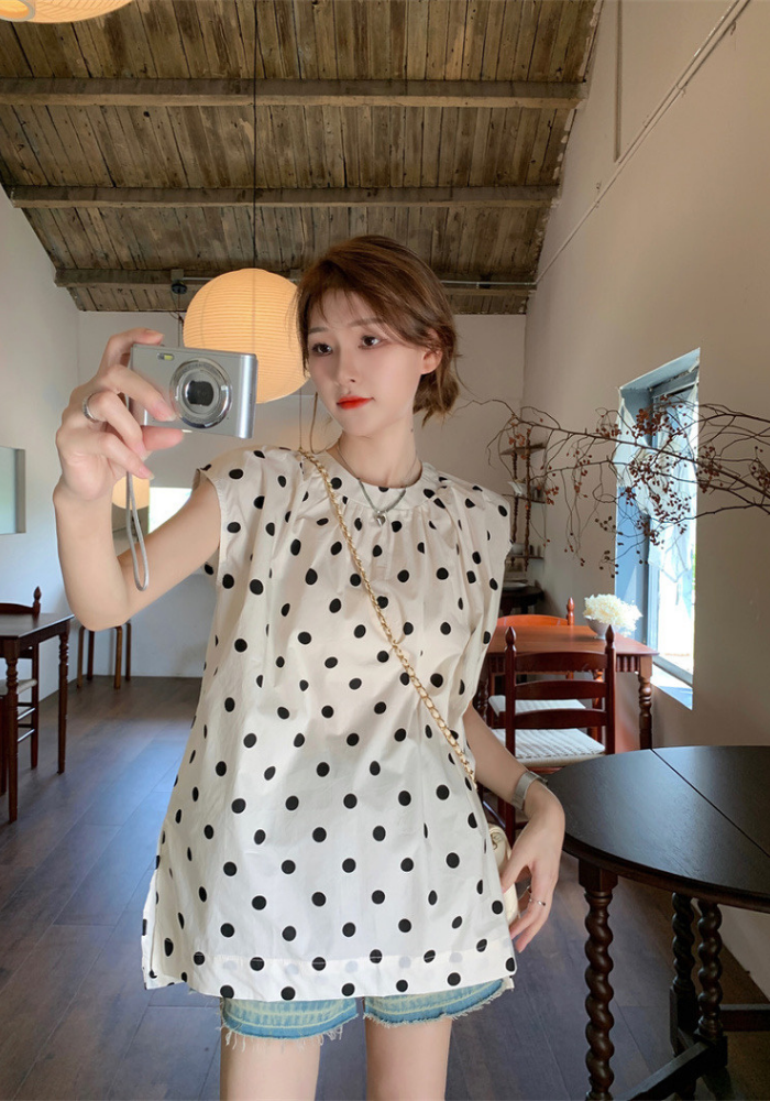 Polka dot flying sleeve shirt
