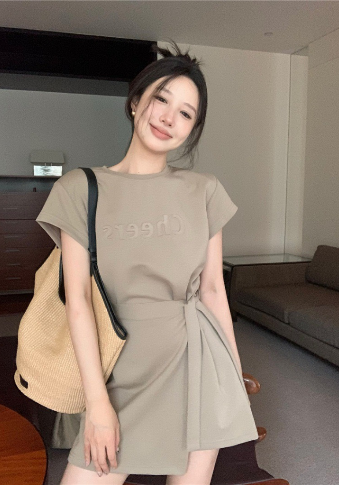 復古立體字母印花短款連身裙