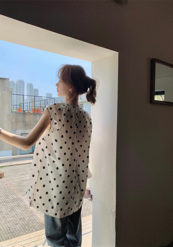 Polka dot flying sleeve shirt