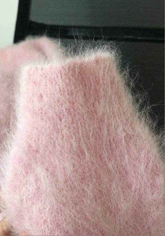 粉色毛衣