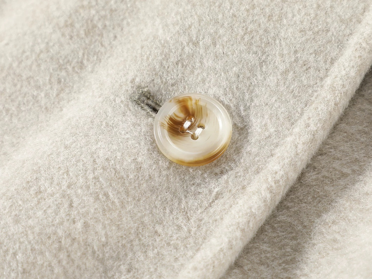 燕麥色羊毛大衣