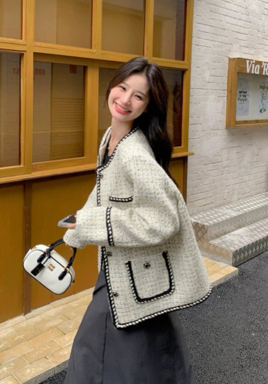 黑白撞色小香風外套