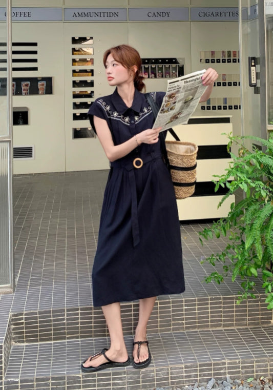 深藍刺繡裙