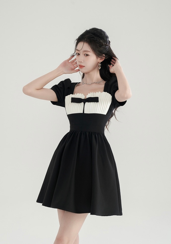 [Elegance waisted black square neck dress]