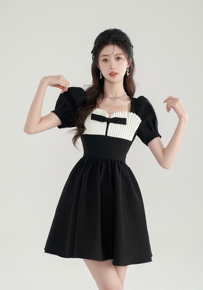 [Elegance waisted black square neck dress]