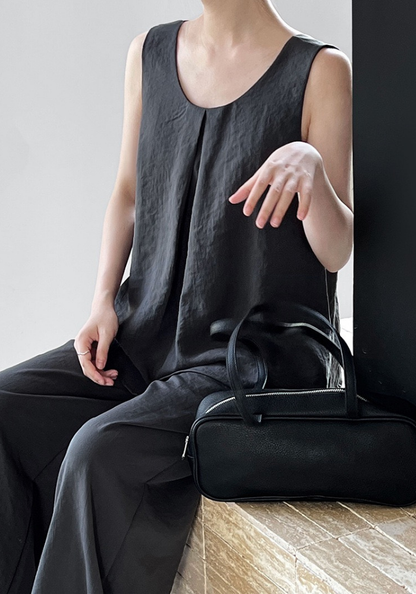 [Light luxury and high-end sleeveless camisole suit]