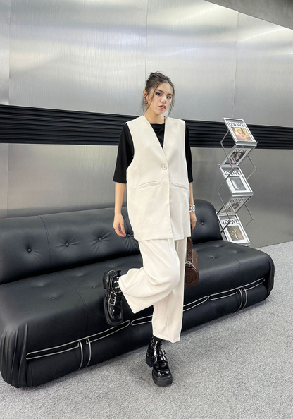 French style sleeveless suit