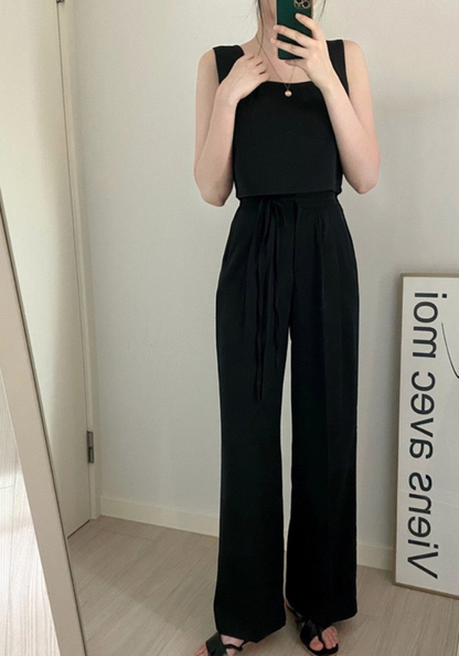 [Square-neck vest top + high-waisted wide-leg pants suit]