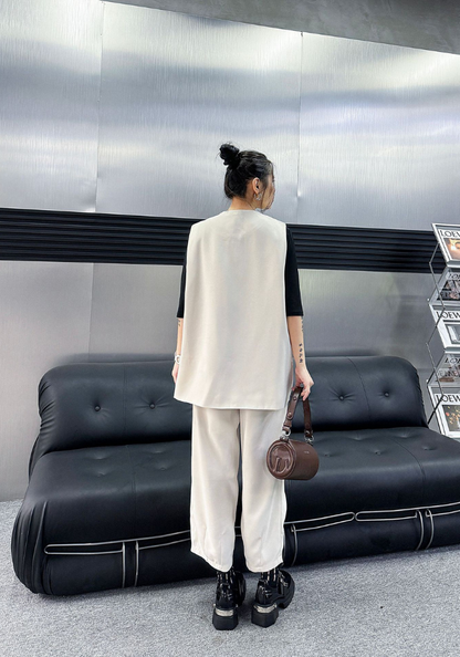 French style sleeveless suit