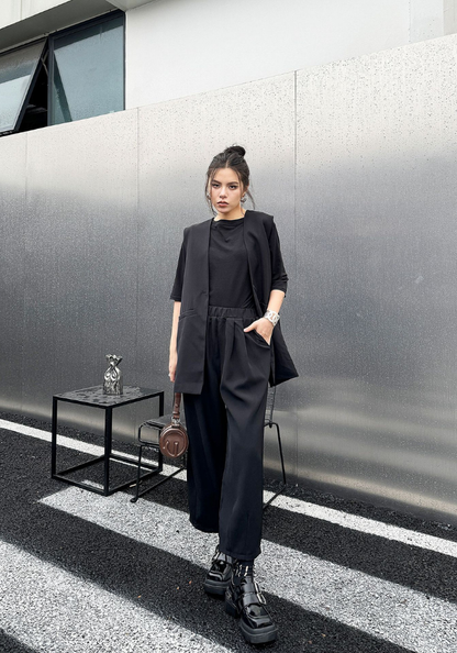 French style sleeveless suit
