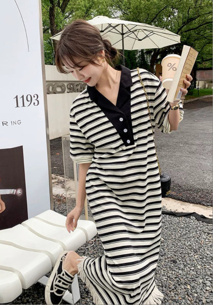 黑領條紋裙