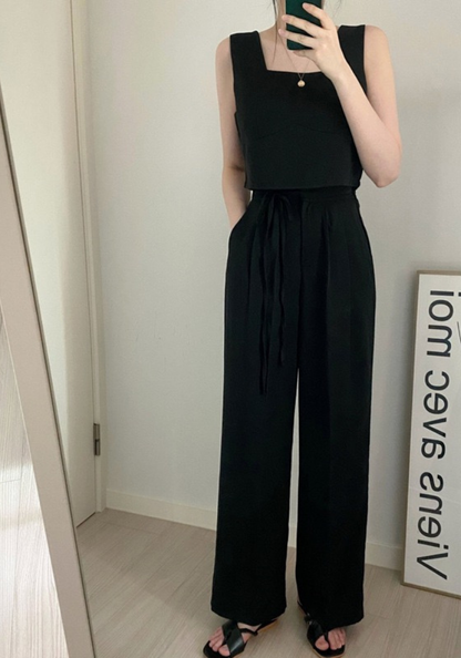 [Square-neck vest top + high-waisted wide-leg pants suit]