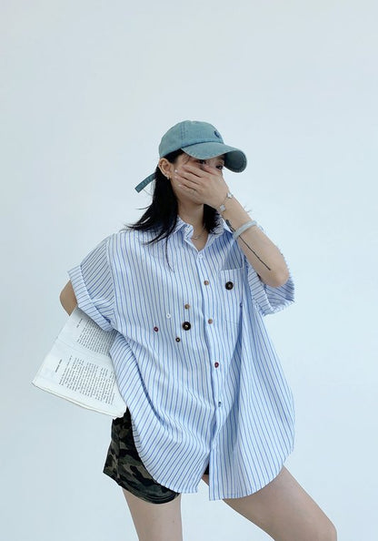 藍條紋鈕扣襯衫