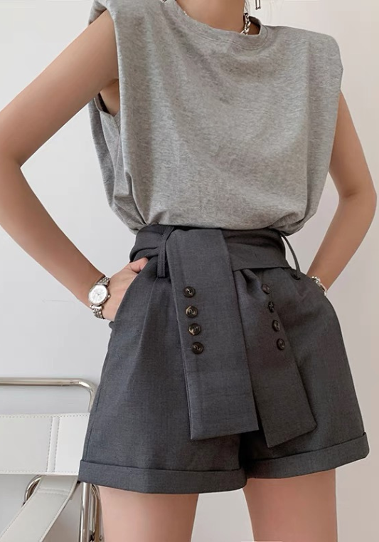 Black knotted suit shorts