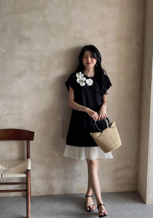 Three-dimensional flower patchwork dress