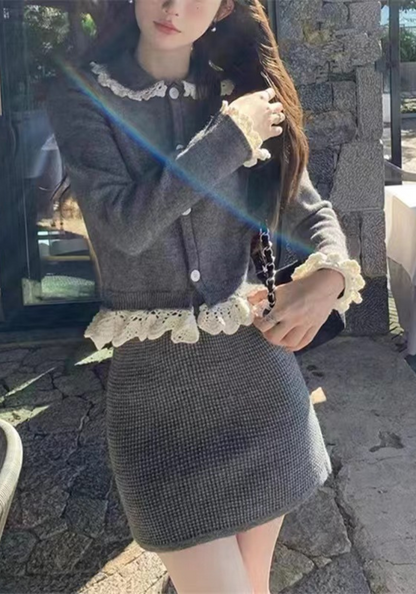 Maillard's gentle knitted skirt suit