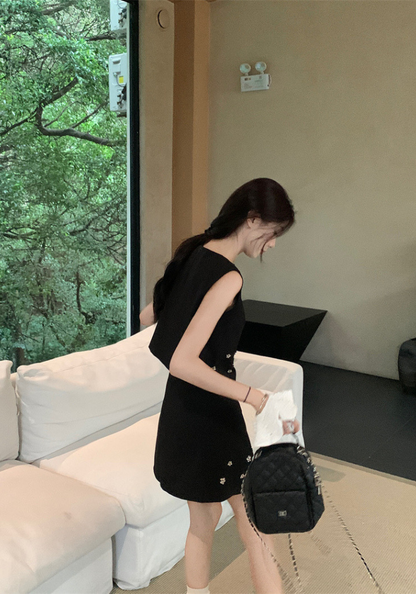 Xiaoxiangfeng three-dimensional flower vest + short skirt suit