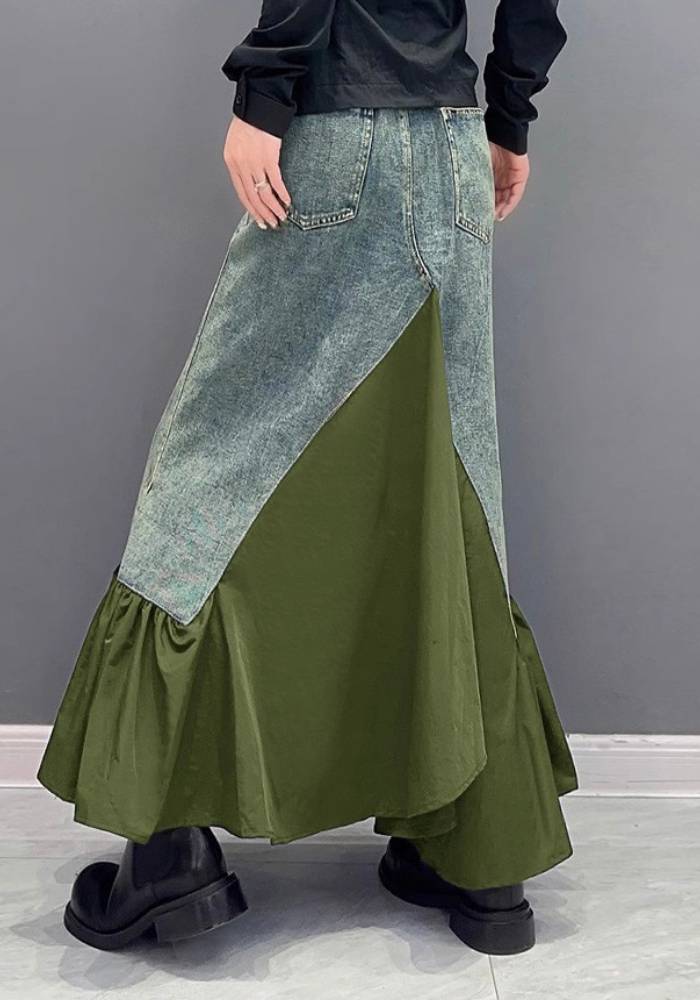 [Distressed patchwork denim skirt]