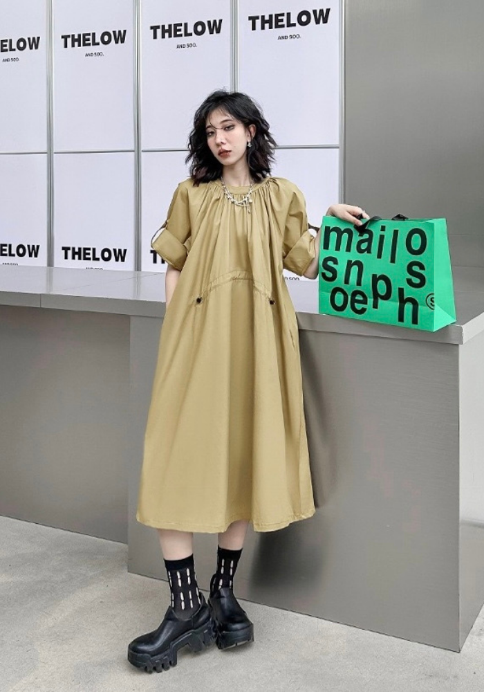 [Japanese style round neck pleated puff sleeve dress]