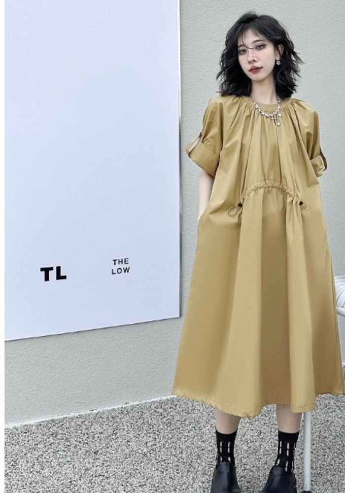 [Japanese style round neck pleated puff sleeve dress]